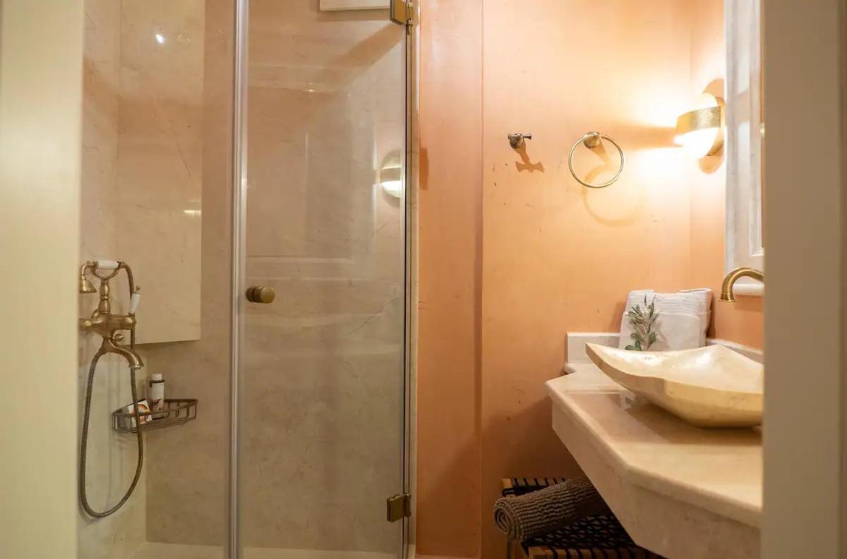 Unique Room With Indoor Pool & Attic Alli Meria Kültér fotó